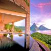 Из номеров отеля Jade Mountain, который расположен над шикарным пляжем Anse Chastanet в Сент-Люсии, открываются потрясающие виды на горы Гросс-Питон и Пти-Питон.