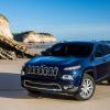 Jeep Cherokee. ����������� ��������������� SUV �� Jeep �������� ���������� ������������ ������ ����������. �������� �������������� ���� ����������� �������� ������� ���������, ��� ����� � �� ����������� ����-�� �� ������ ����������� �����. � ����� Cherokee ������������� ���� 4-����������� ��������� ������� 2,4 � (184 �.�.), ���� ��������� V6 ������� 3,2 � (271 �.�.). � ������ ����� ����������� �������� � ������ ������. � ����� ����������� �������������� ������� ������� �� 9 ���������. � ���� �������� ����������� ������� ���������� ����� Selec-Terrain. ���� �� �����, ���������� �������� �������������� ���������������� �������: ����� � ����������, ����������� �������� ������� � ������������ ��� ����������� ����������� ��������