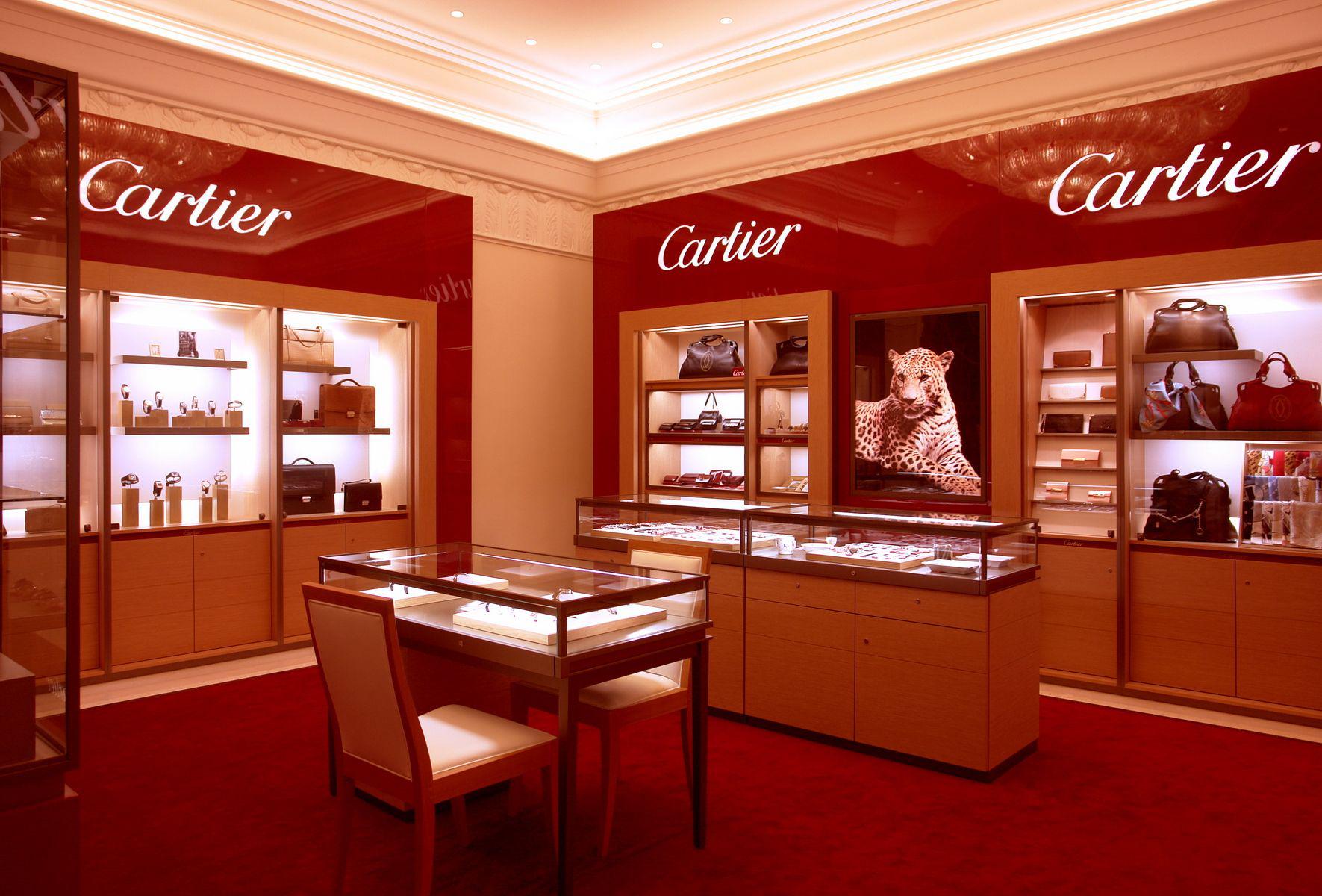 ВТБ запустил интернет-продажи продукции бренда Cartier. - СИА