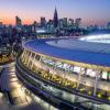 <p><a href=\"https://kkaa.co.jp/works/architecture/national-stadium/\" target=\"_blank\">Стадион в Токио, где проходили Олимпийские игры - 2020.</a></p>

<p>Фасад овального здания, центрального элемента Игр, украшен зеленью. Благодаря этому деревянные карнизы из любимого материала архитектора лучше вписываются в окружающий стадион сад.</p>

<p>https://kkaa.co.jp/works/architecture/national-stadium/</p>
